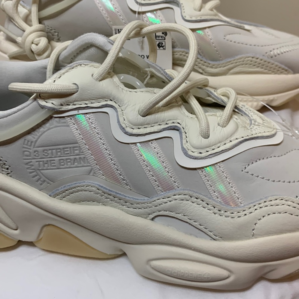 NWT Adidas Ozweego Sneakers - Picture 5 of 7